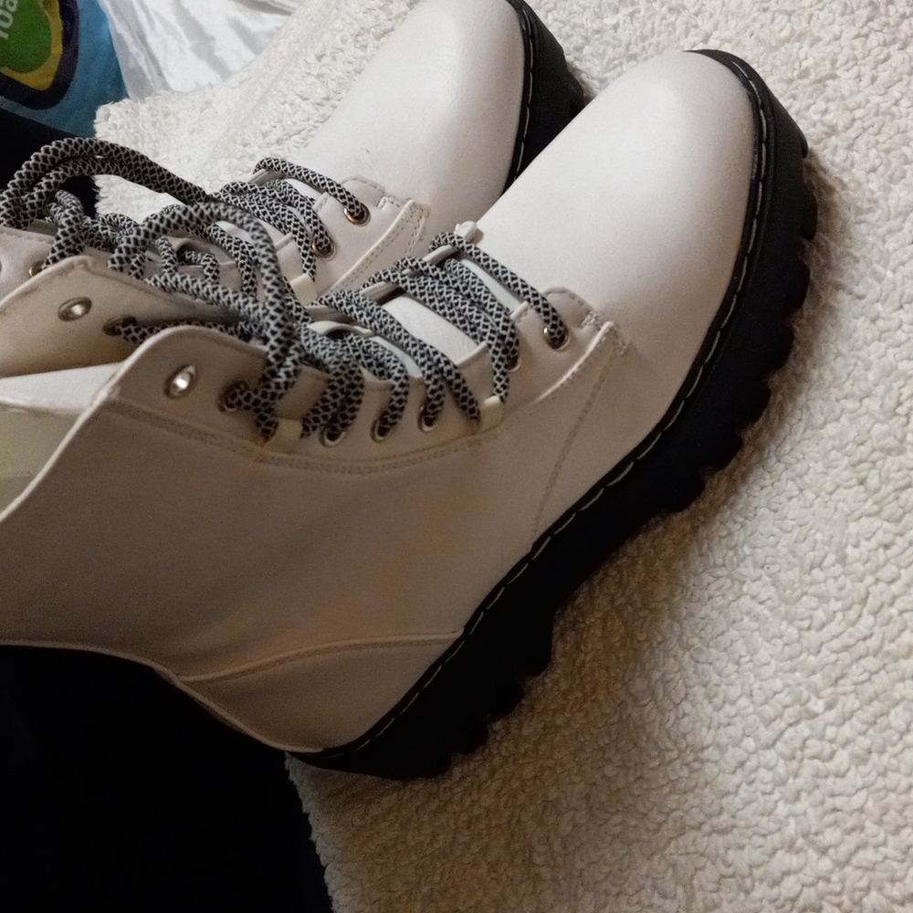 TRUFFLE Collection Moto White Ankle Boots Lace Up Zip Sz 6 Platform Booties